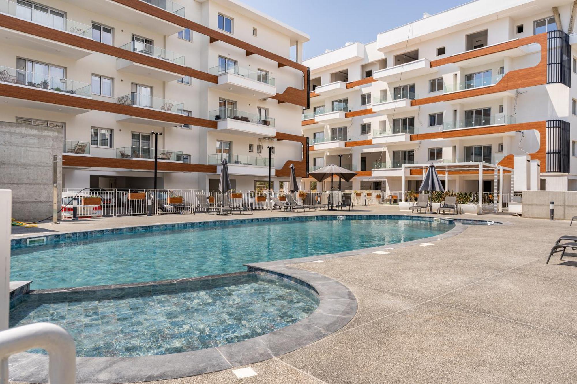 Yamas Urban Living Zakaki Pool Penthouses & Apartments Lemesos Exteriér fotografie