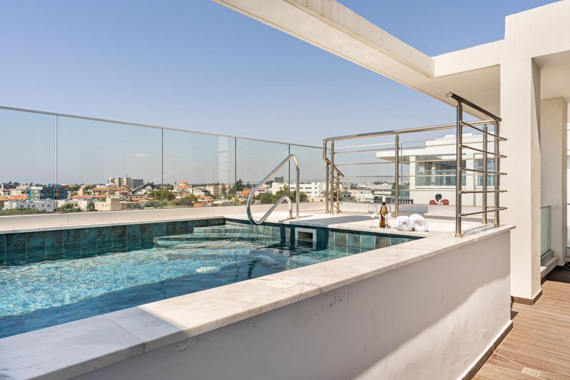 Yamas Urban Living Zakaki Pool Penthouses & Apartments Lemesos Exteriér fotografie